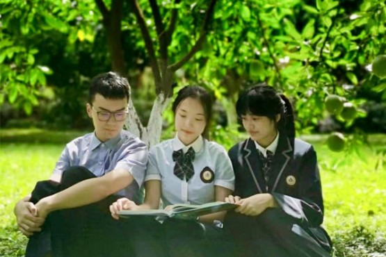外国语中加班学校环境